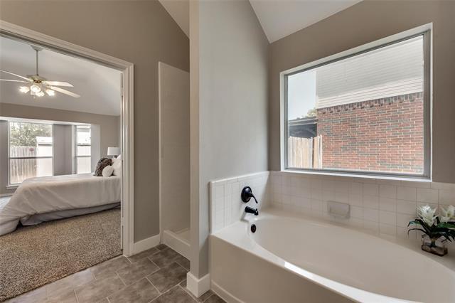 Building Photo - 1811 Creekpark Trail