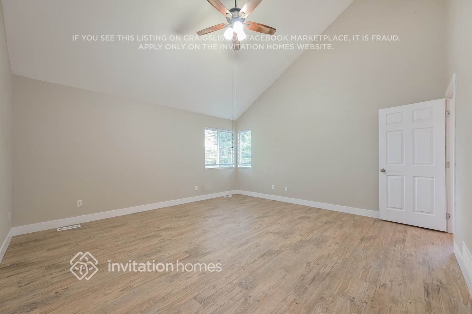 Building Photo - 3289 S Espana Cir