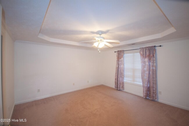 Building Photo - 115 Birdie Ct