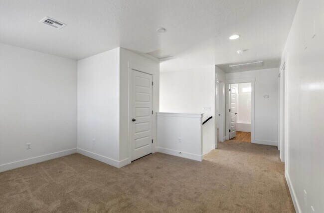 Building Photo - 5868 S Mythical Ln