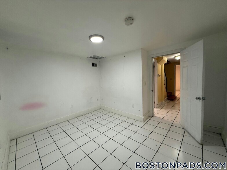 Building Photo - 6 Sewall St