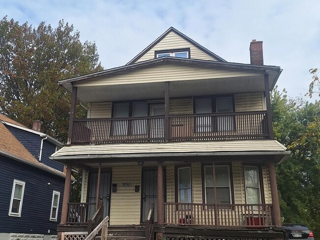 Primary Photo - 3255 E 130th St