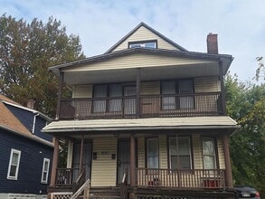 Building Photo - 3255 E 130th St