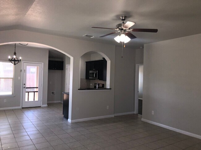 Building Photo - Beautiful 3/2 Single Story Home in New Bra...