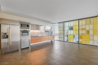 Building Photo - 3726 S Las Vegas Blvd