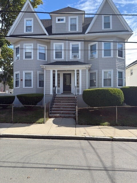 Primary Photo - 115 Cedar St