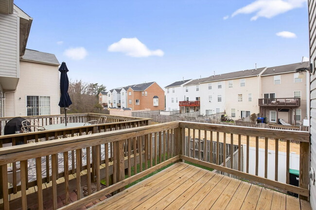 Building Photo - 9880 Moffit Pl