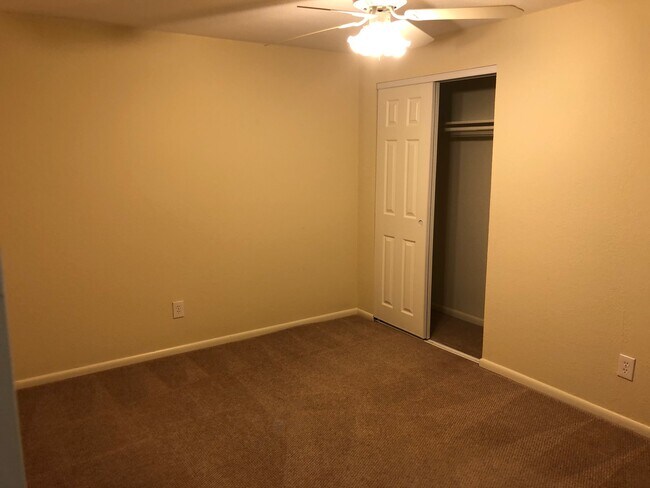 Building Photo - 10229 Halleys Way
