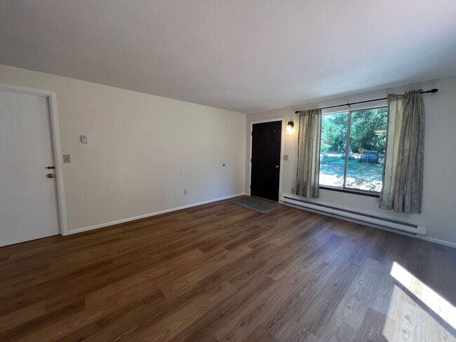 Building Photo - 1496 Saddle Club Rd SE