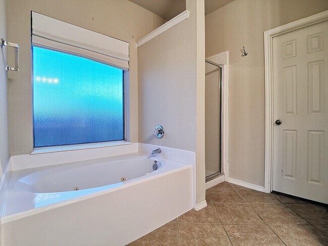 Building Photo - 3527 Hera Dr