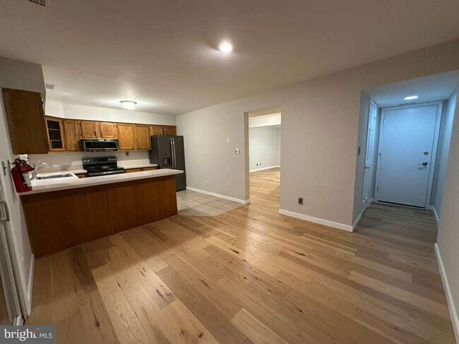 Building Photo - 5 Woodmill Dr