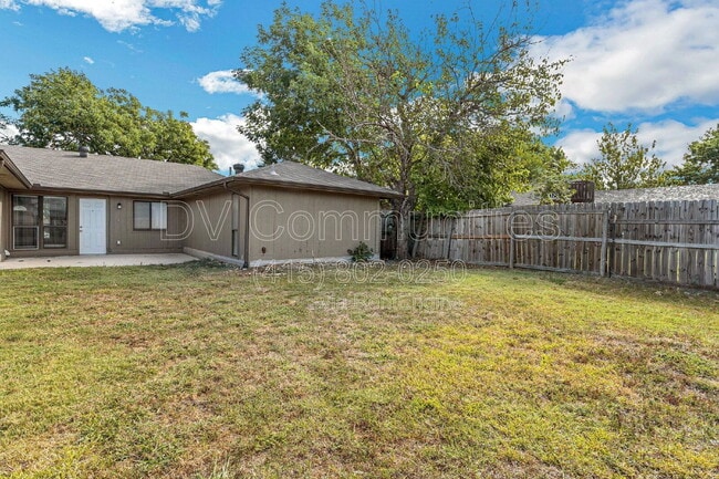 Building Photo - 2804 Red River St