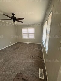 Building Photo - One bed one bath available now!