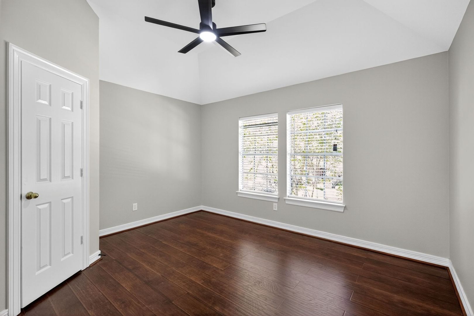 Building Photo - 3523 Shady Village Dr