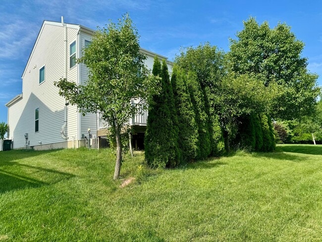 Building Photo - 329 Dovetail Dr