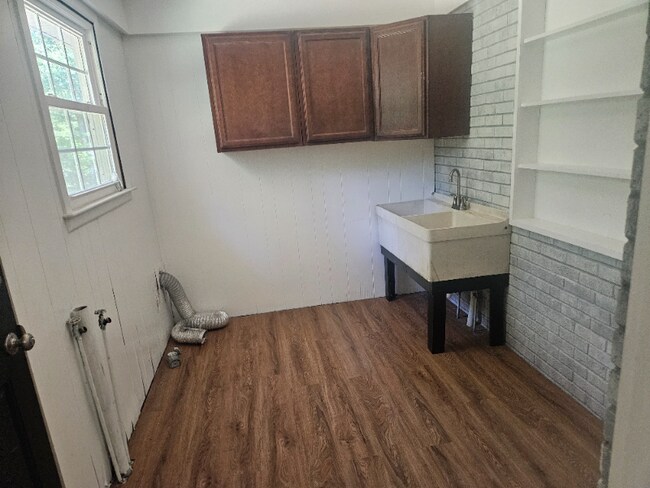 Building Photo - 6139 Skeeter Pond Rd