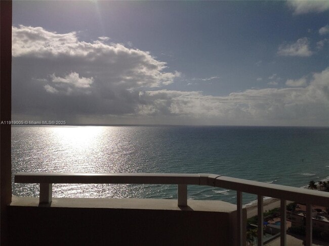 Building Photo - 1950 S Ocean Dr