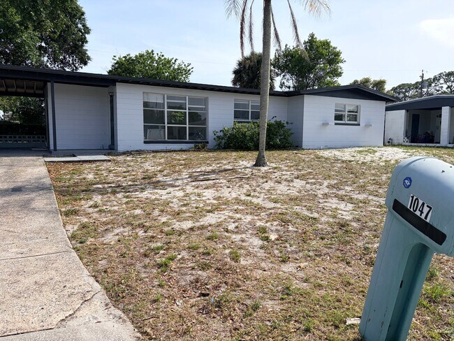 Building Photo - 1047 Japonica Ln