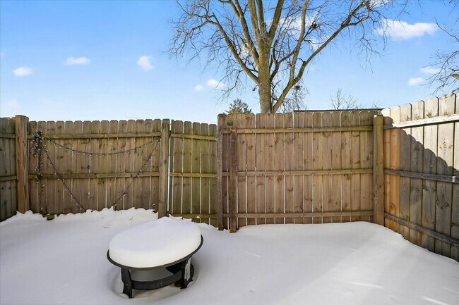 Building Photo - 2755-2761 Scarlet Oak