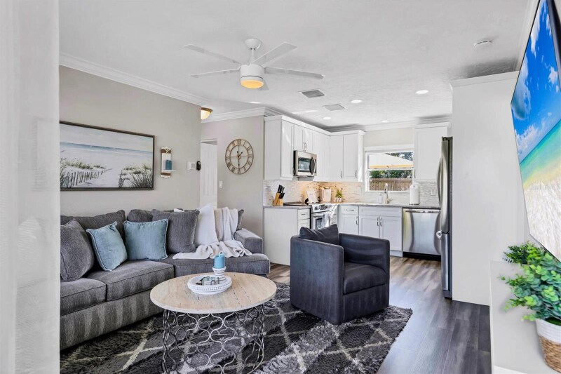 Building Photo - 1711 Marilyn Ave