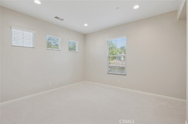 Building Photo - 22 Ridge Valley