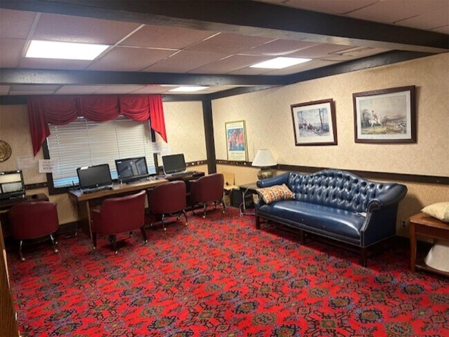 Building Photo - 3720 Inverrary Dr