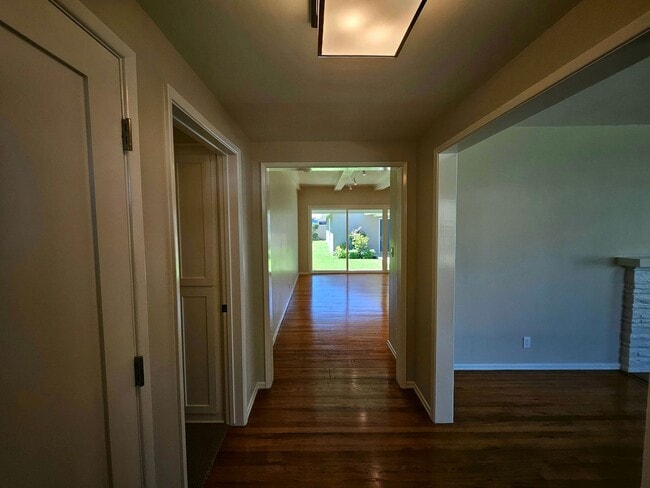 Building Photo - Beautiful Home in a Lovely Neighborhood! Available Spacious 2 Bedroom and Two Bathroom!