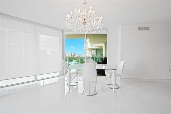 Building Photo - 200 Sunny Isles Blvd