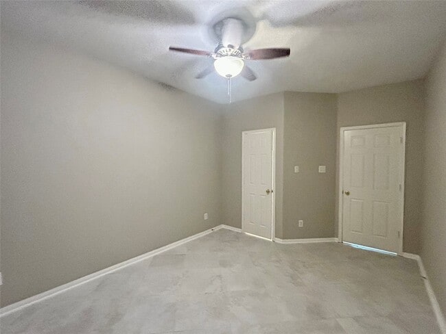 Building Photo - 16807 Laguna Springs Dr