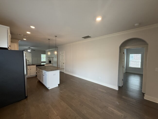 Building Photo - 22 Desert Oak Ct SW