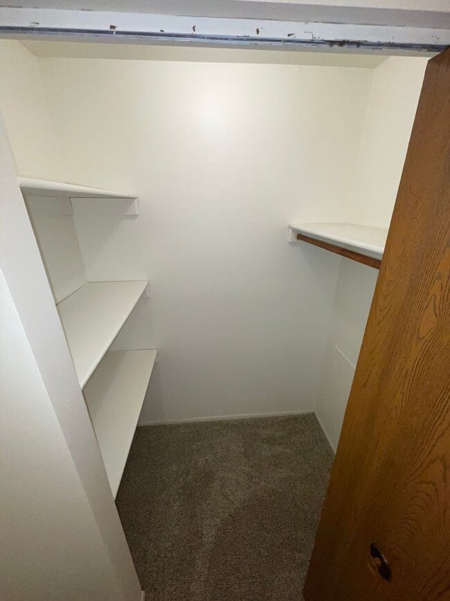 Building Photo - Sycamore Greens Apartments - Apply Today.