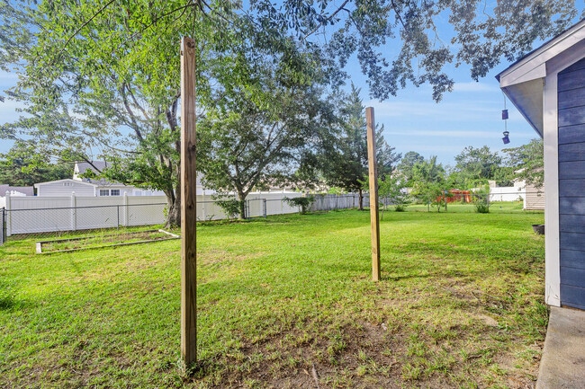 Building Photo - 715 Windy Trail