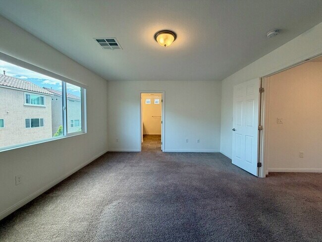 Building Photo - BEAUTIFUL 5 BED 3.5 BATH 3-STORY SINGLE FAMILY HOME WITH 2-CAR GARAGE, SUPER-SIZED LOFT & LOW-MAI...