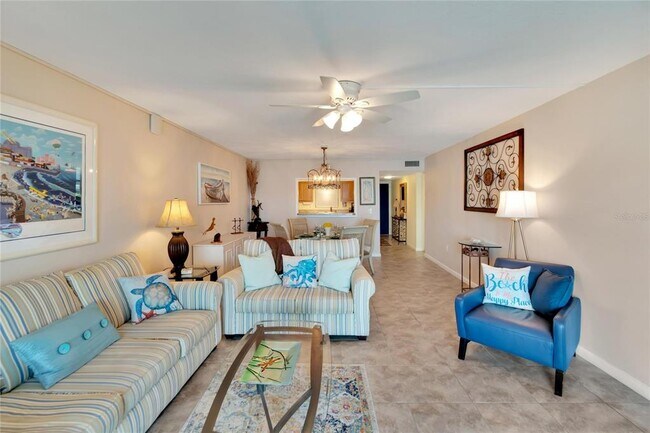 Building Photo - 7700 Sun Island Dr S
