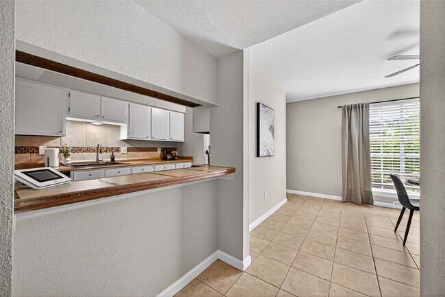 Building Photo - 4064 Belle Park Dr