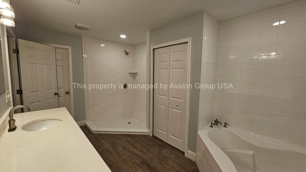 Building Photo - 1978 Solomon St