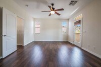 Building Photo - Stunning 3 Bedroom home in Anthem!
