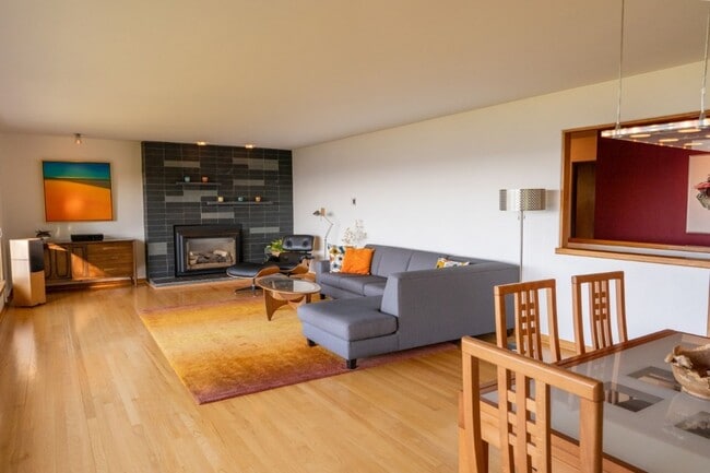 Building Photo - 3bd/1.5ba Burien House