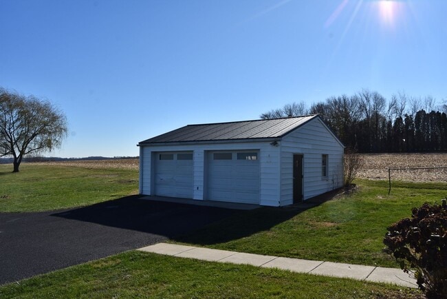 Building Photo - Single Family Home