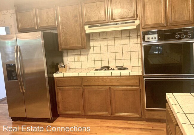 Building Photo - 6 br, 2.5 bath House - 2619 Neves Ct.