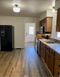 Building Photo - 243 Noble St