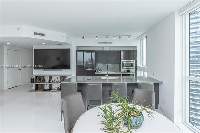 Building Photo - 1080 Brickell Ave