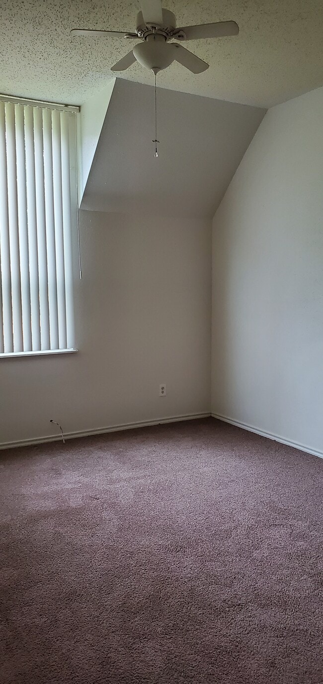 Bedroom - 2103 Greenbriar Colony Dr