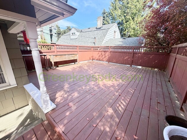 Building Photo - 10197-1136