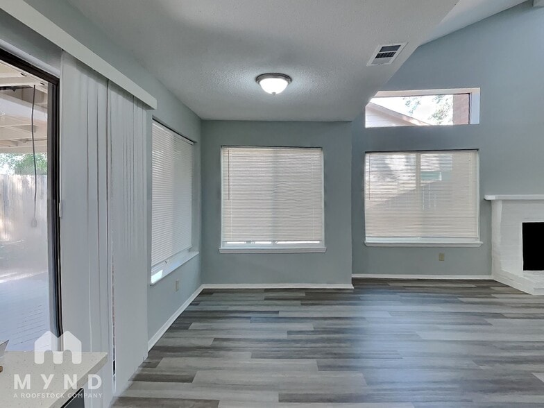 Building Photo - 6918 Foxbrook Dr