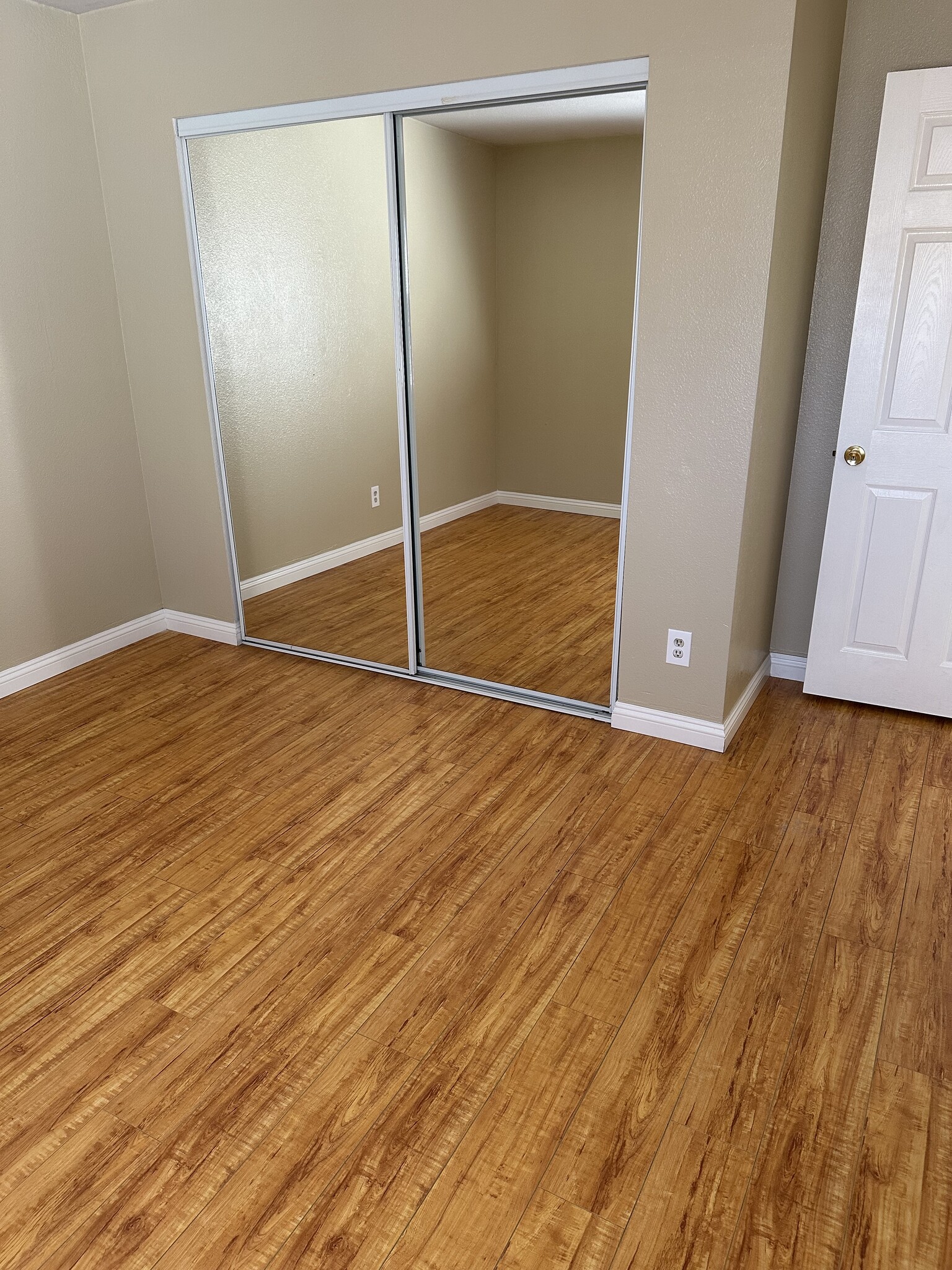 Building Photo - 40068 Milkwood Ln