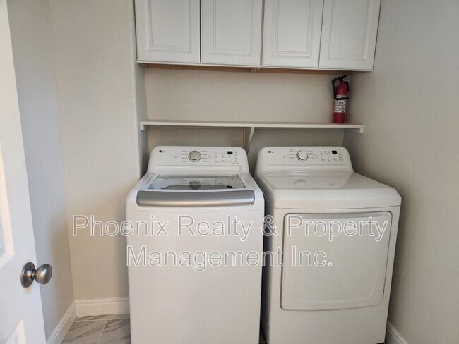 Building Photo - 4125 Portofino Dr