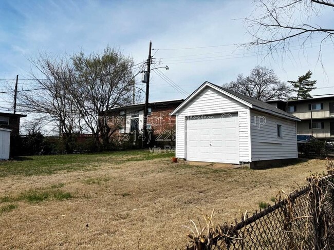 Building Photo - 3717 Cambridge Ave