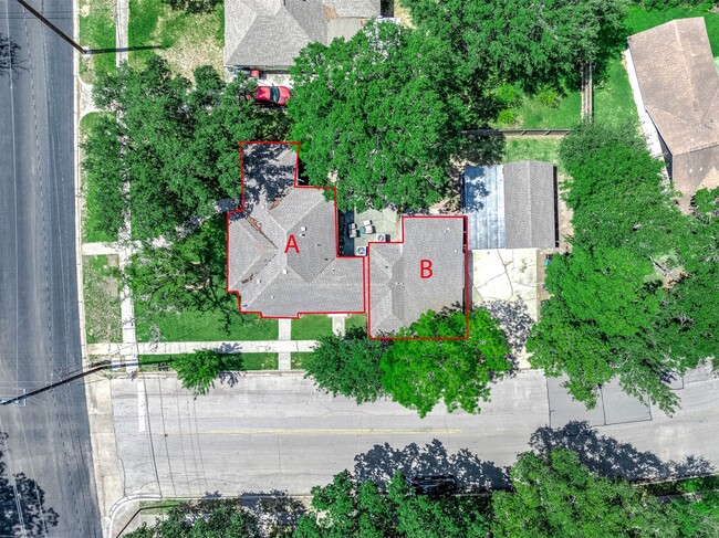 Building Photo - 611 N Pruett St