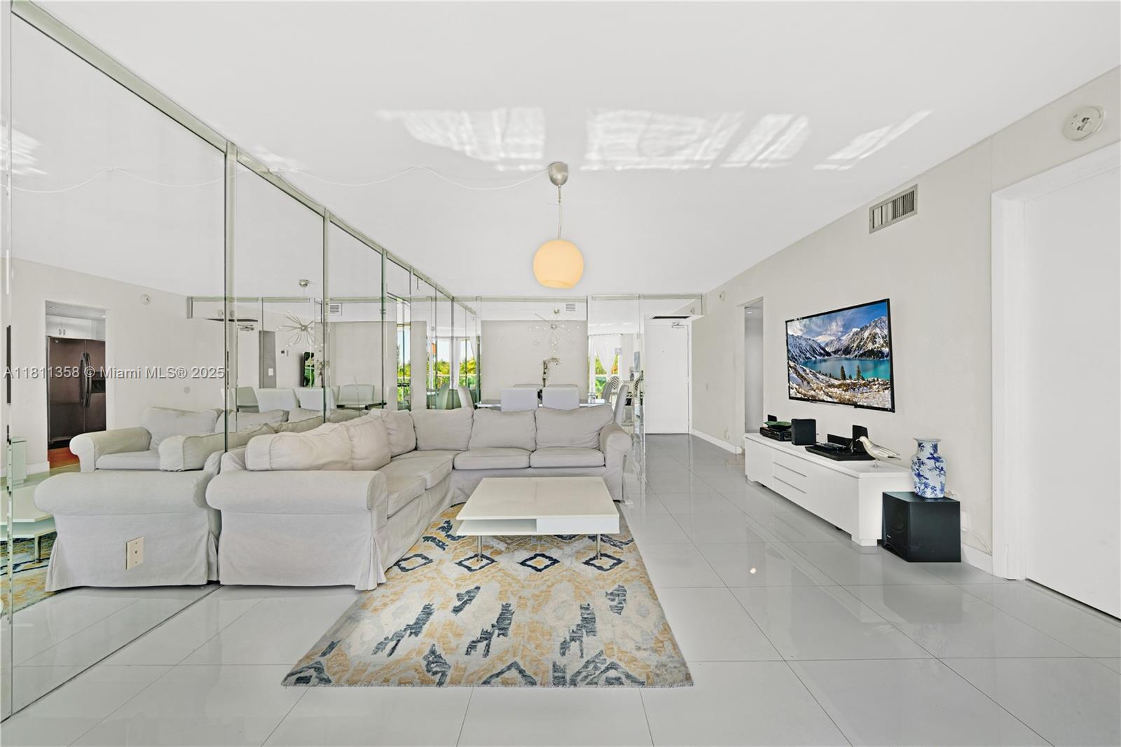Building Photo - 100 Bayview Dr